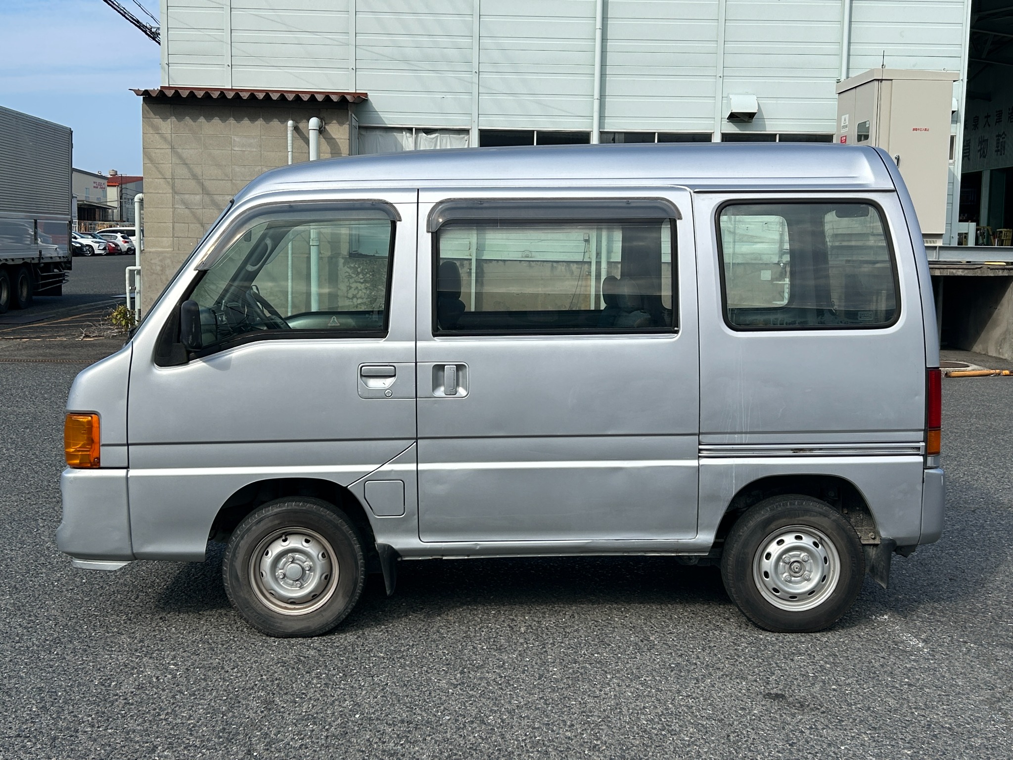1999 Subaru Sambar Van photo 2